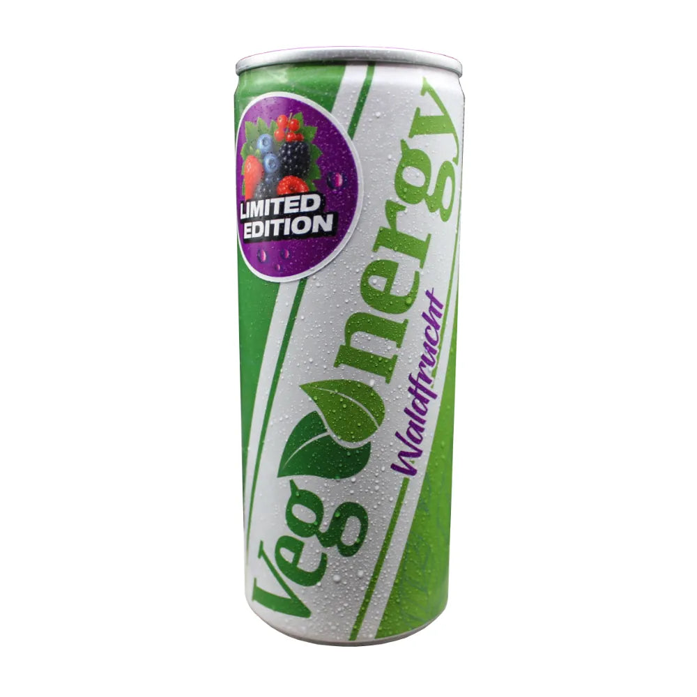 Große Dose Vegenergy Waldfrucht Limited Edition zentral im Bild – vegane Beerenpower für sportliche Leistung und mentale Frische.