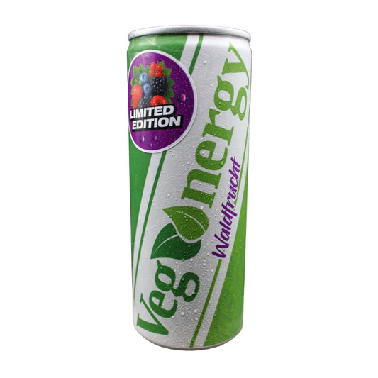Große Dose Vegenergy Waldfrucht Limited Edition zentral im Bild – vegane Beerenpower für sportliche Leistung und mentale Frische.